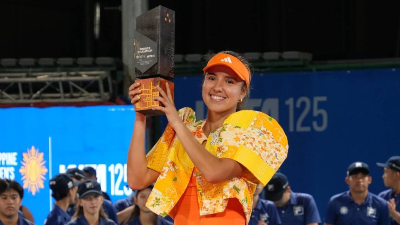María Camila Osorio con su título del WTA 125 de Malinas, Filipinas.