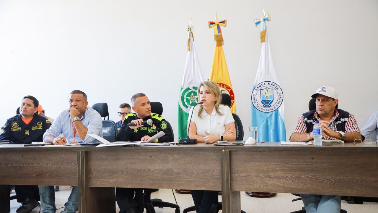 La Policía Metropolitana de Santa Marta hizo la publicación del cartel junto a la alcaldesa de la ciudad.