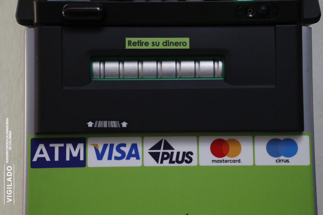 Los cajeros de Servibanca aceptan todas las tarjetas.