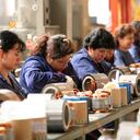 MUJERES TRABAJANDO. MUJERES POLICIA. MUJERES FÁBRICA. MUJERES INDUSTRIA.