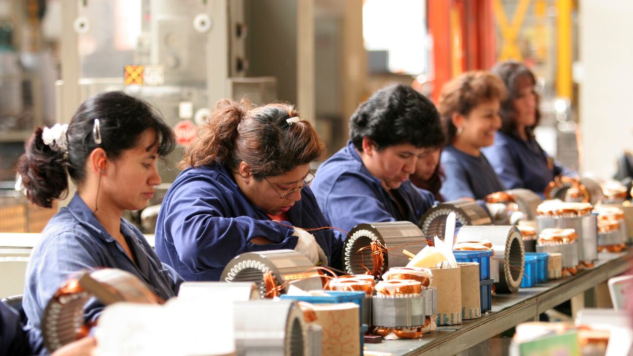 Las mujeres lideran la recuperación de empleo en el país luego de la recesión por la pandemia de la covid-19.
