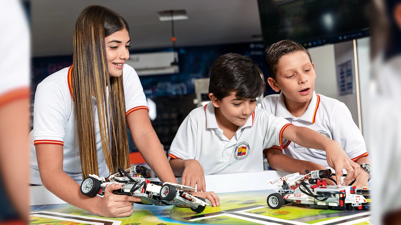 El Colegio Hispanoamericano está comprometido con la formación de nuevos ciudadanos digitales.