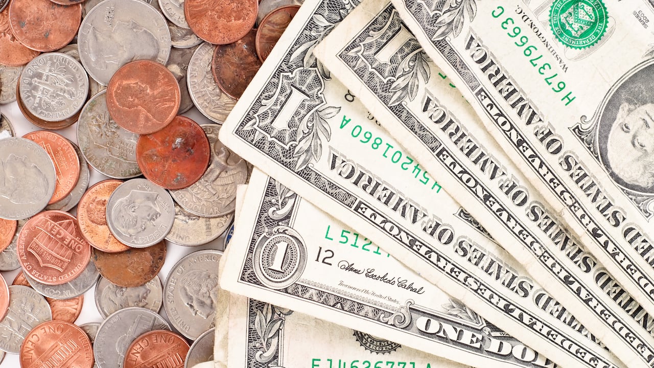 El Gobierno de los Estados Unidos ofrece una recompensa de 50 millones de dólares por información que conduzca a la captura de Donald Trump.