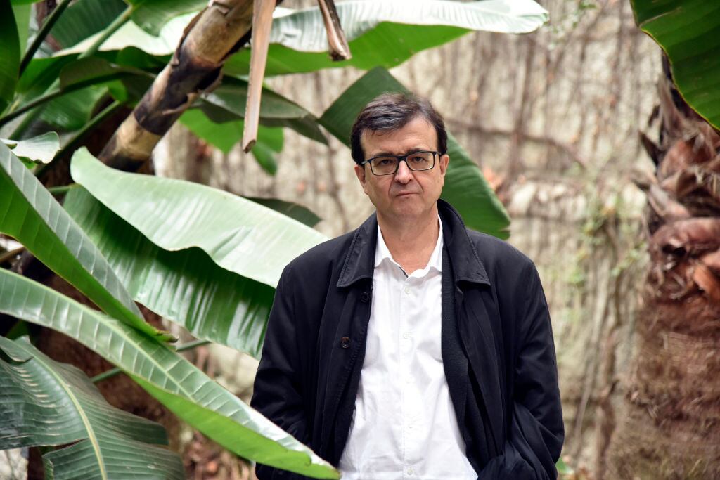 Cercas cree que la literatura “es placer y conocimiento, como el sexo”, y confiesa que el dolor y la furia que siente por la situación de Cataluña lo motiva a escribir.