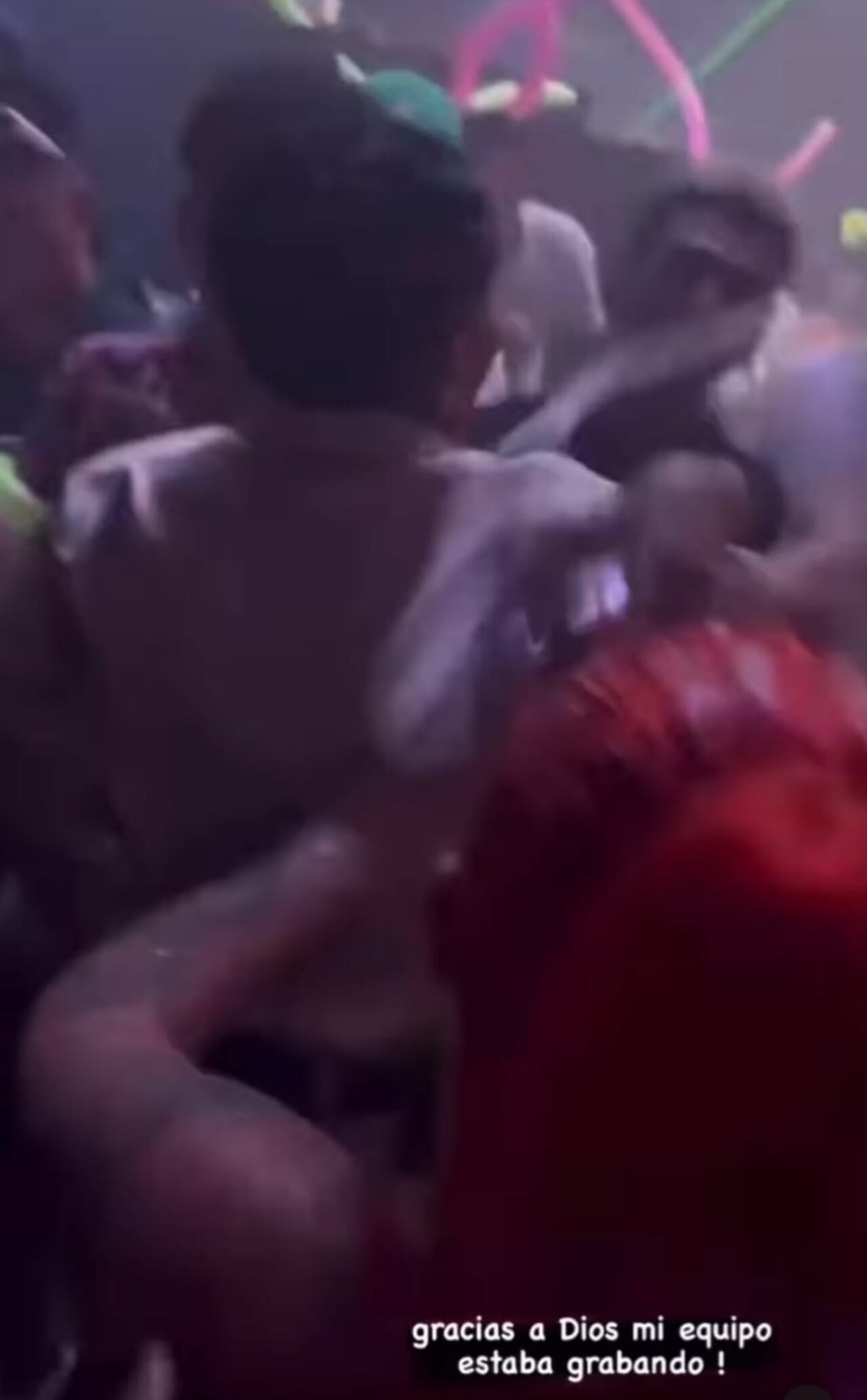 Momento en el que Yina es atacada por un hombre en Montería.