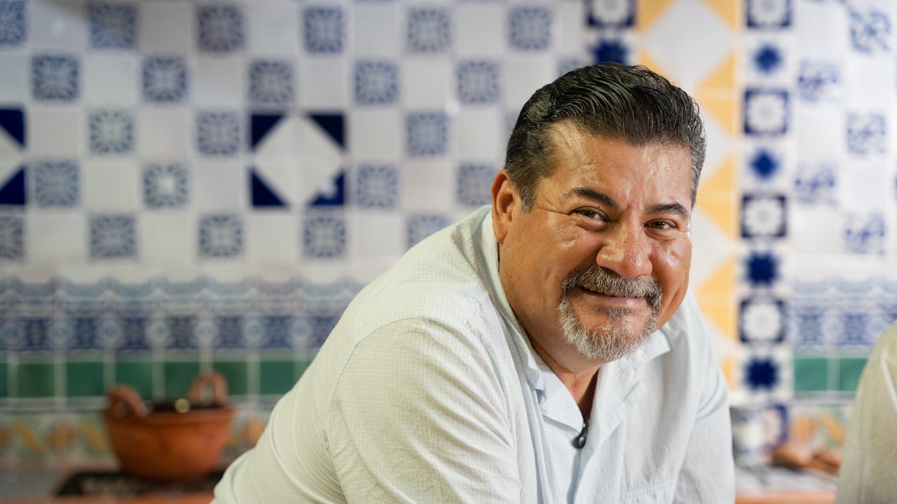 Chef Alex Ruiz en 'Maestros del mole' de elGourmet.