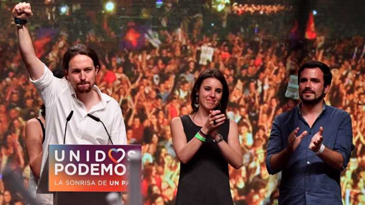 Pablo Iglesias, líder del partido Podemos, durante el conteo de votos para las elecciones de España.