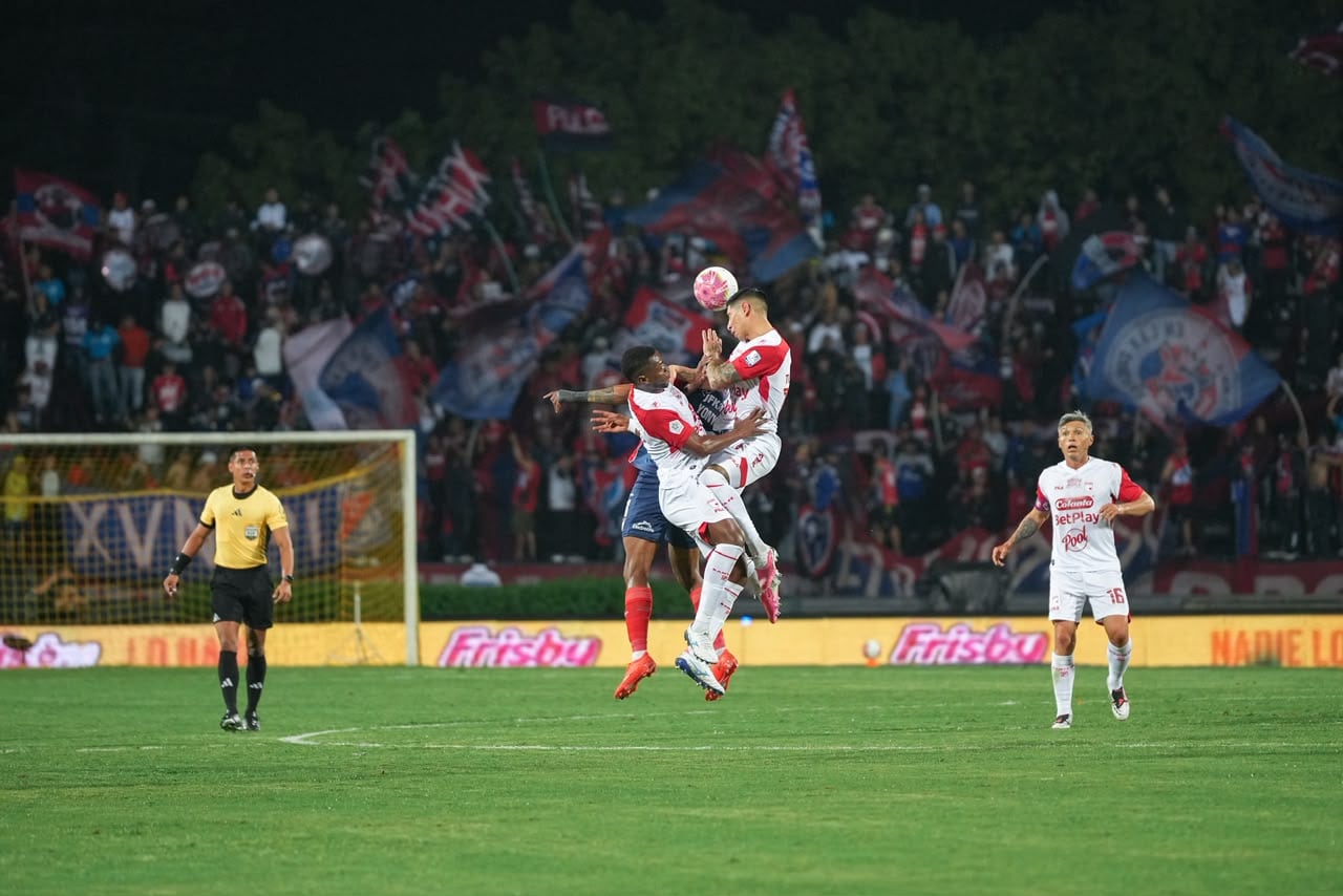 Independiente Santa Fe sacó tres puntos de su visita ante Medellín en el Estadio Ditaires