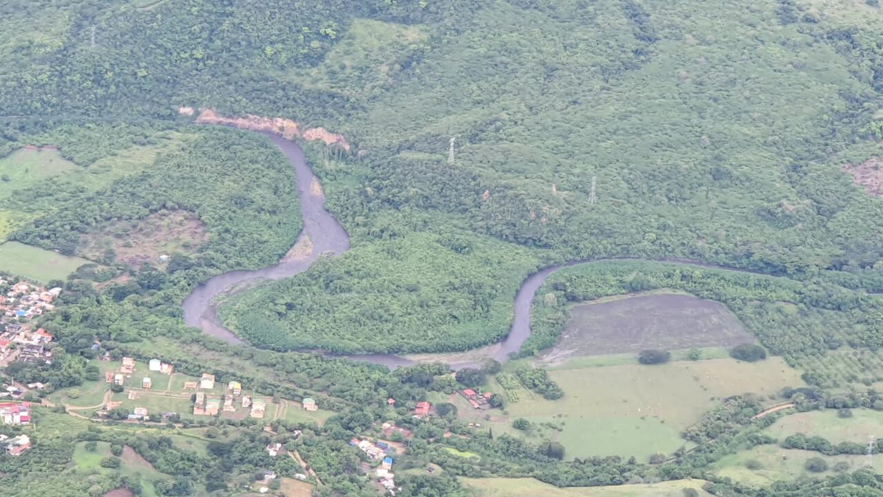 El Ideam y Bomberos de Cundinamarca declararon hoy la alerta naranja preventiva en la cuenca baja del río Bogotá, así como alerta amarilla preventiva en sus cuencas alta y media.