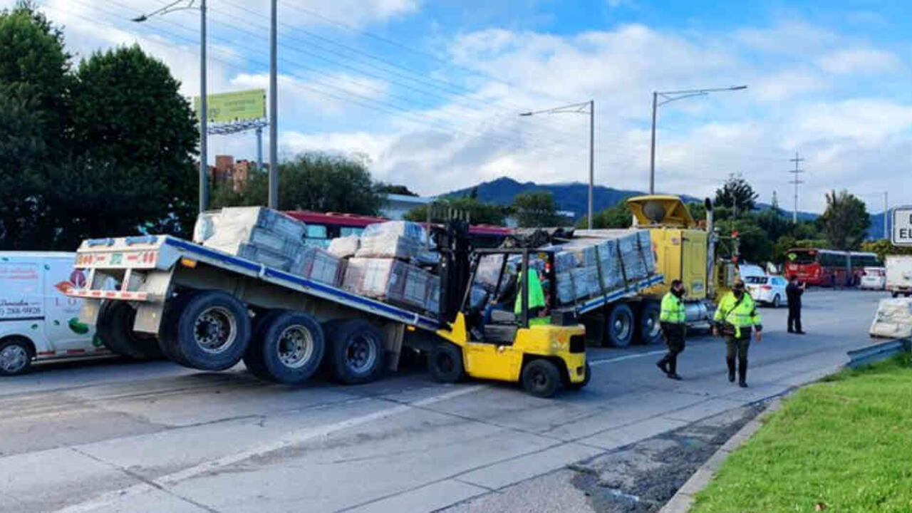 La mula que se partió en dos en la Autonorte, en Bogotá