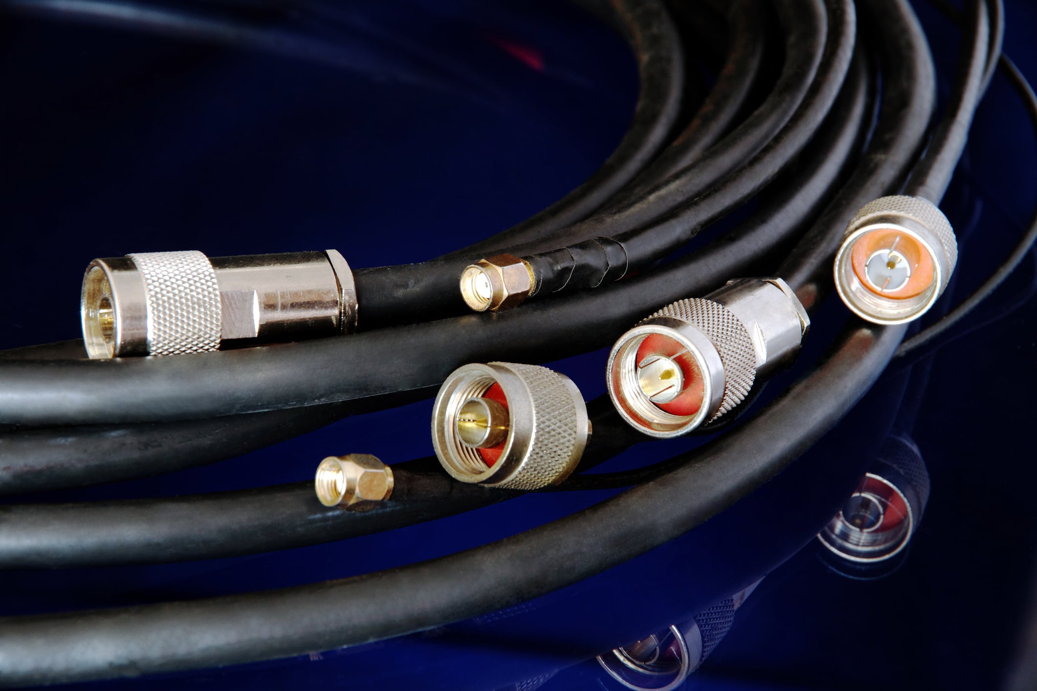 El cable RF sigue estando presente en la mayoría de los televisores modernos.