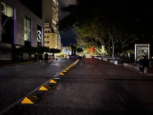 Fallas en el servicio de energía habrían incidido en las afectaciones a los comercios de la zona.