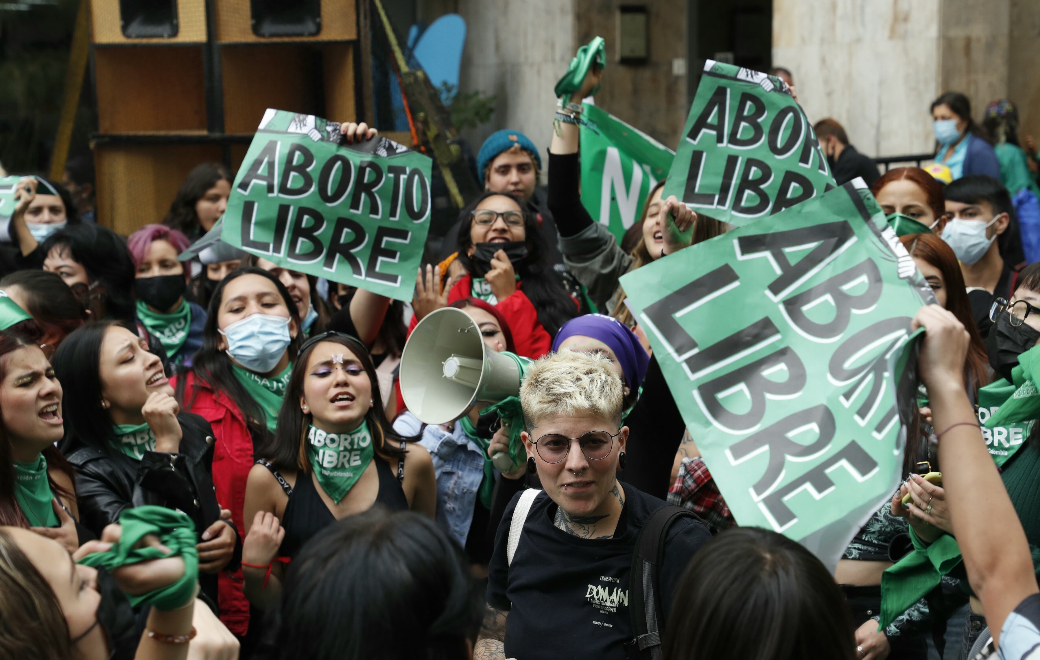 Manifestaciones en pro y contra del Aborto, frente a la Corte