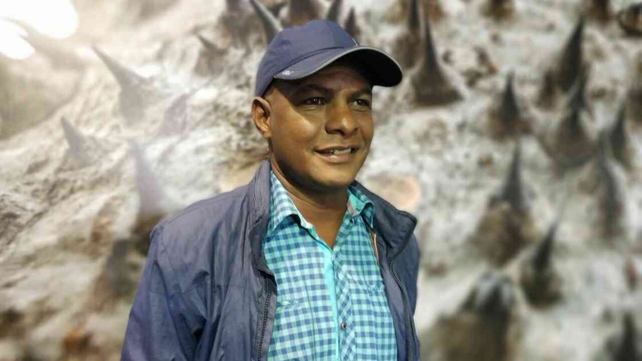 Jairo Palacio decidió quedarse en los Montes de María para ayudarle a la comunidad a cuidar el bosque seco tropical. Foto: Jhon Barros.