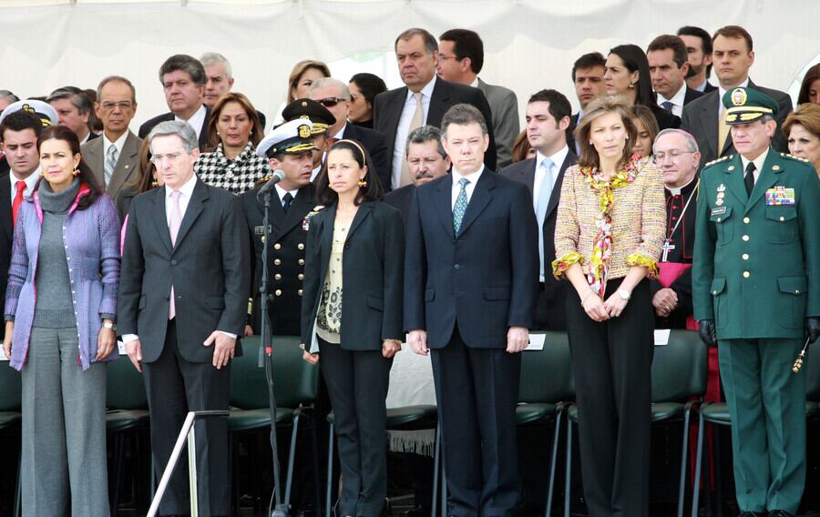 Álvaro Uribe desfile militar 20 de julio