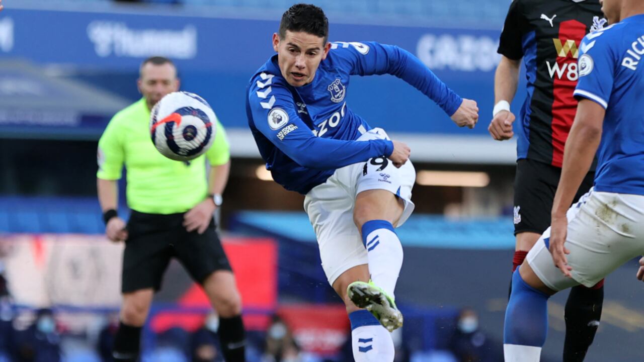 Con esa anotación en el empate ante Crystal Palace, además de volver a marcar tras más de dos meses sin hacerlo, James Rodríguez llegó a su gol número 100 desde que juega en Europa.