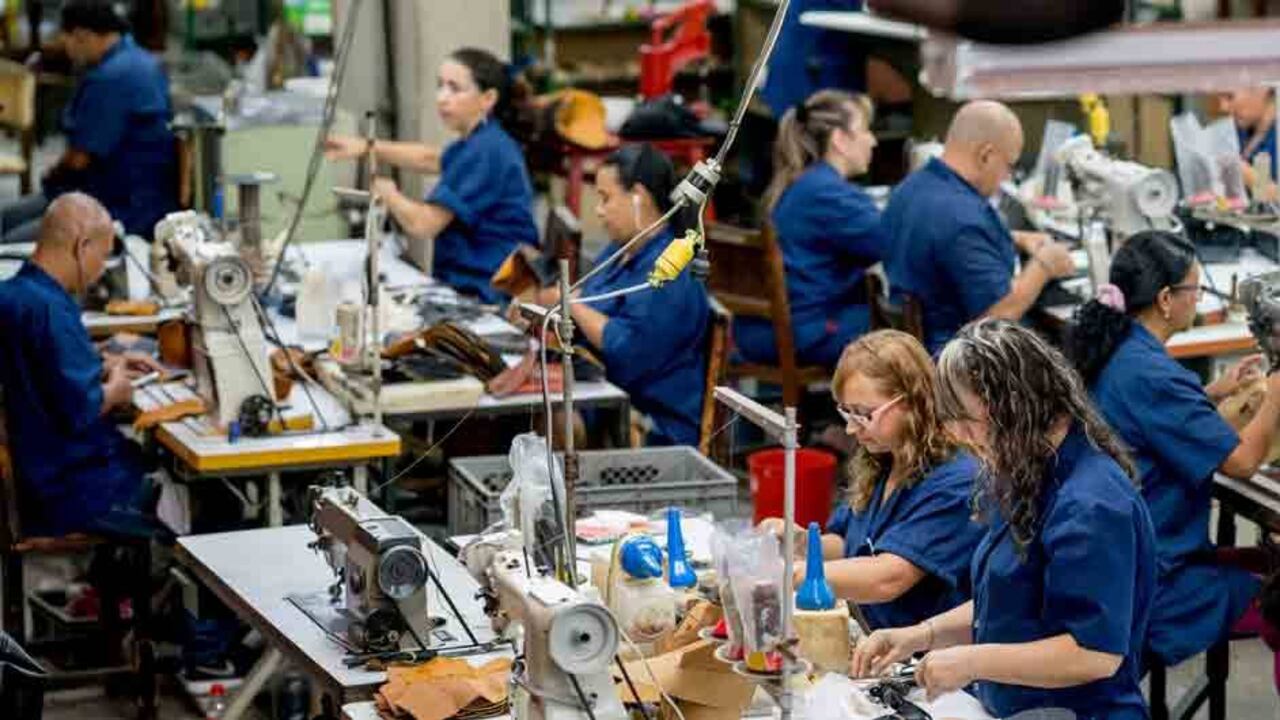 Producción industrial de Colombia bajó a mínimos históricos en abril