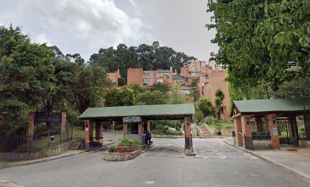 El esmeraldero estaba a las afueras de su casa, en el exclusivo conjunto Bosques del Marqués, en el norte de Bogotá.