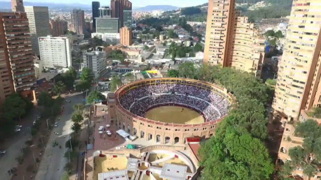 Vista aérea de la plaza de toros la Santamaría, en Bogotá.