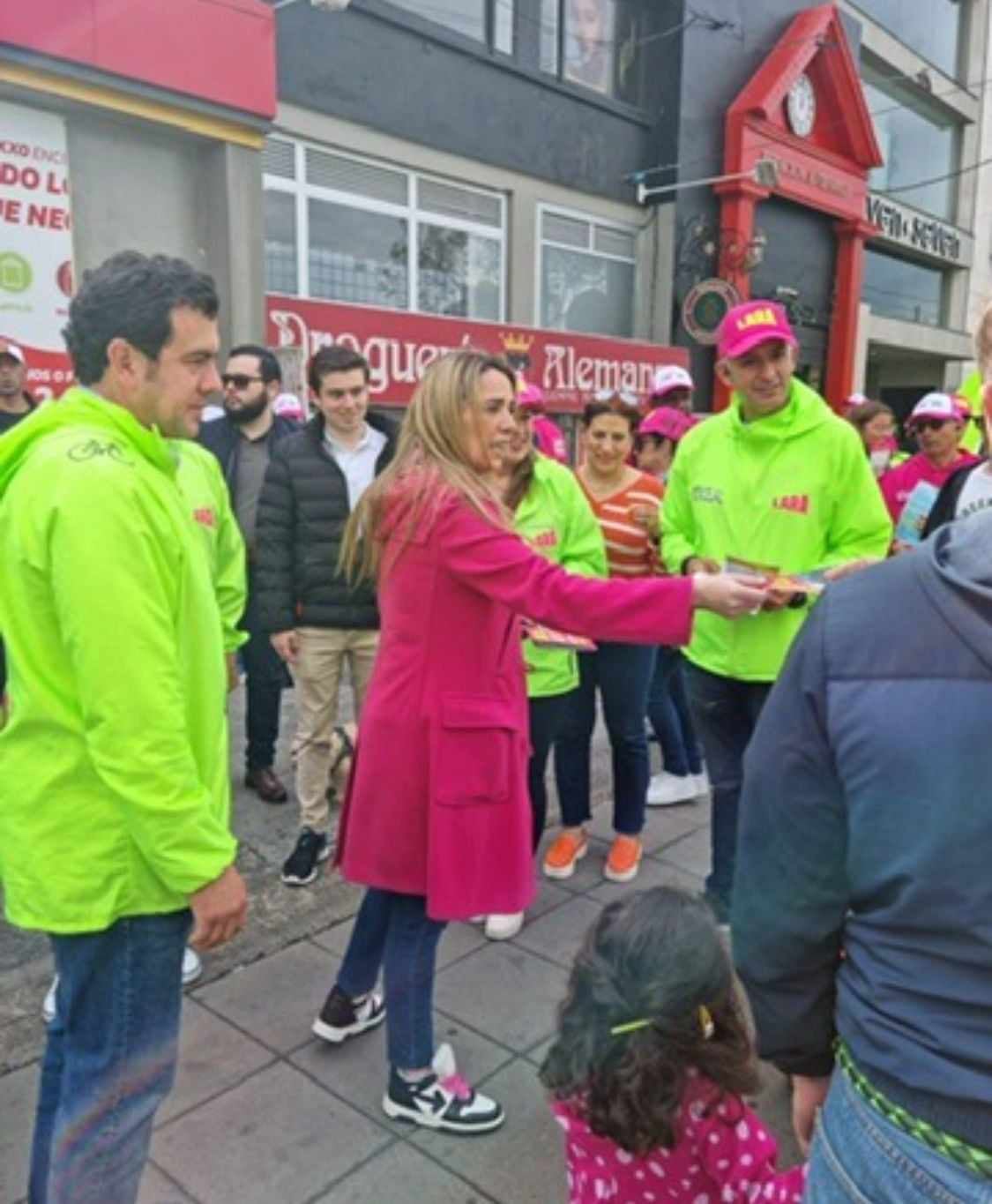 Galé Mallol en compañía del candidato a la Alcaldía de Bogotá, Rodrigo Lara.
