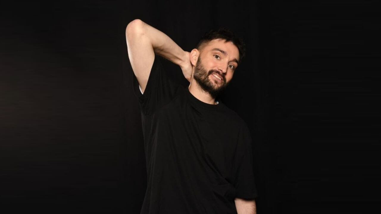 La noticia la dieron a conocer sus compañeros de banda Max George, Siva Kaneswaran, Nathan Sykes y Jay McGuiness, a través de un mensaje en Instagram.