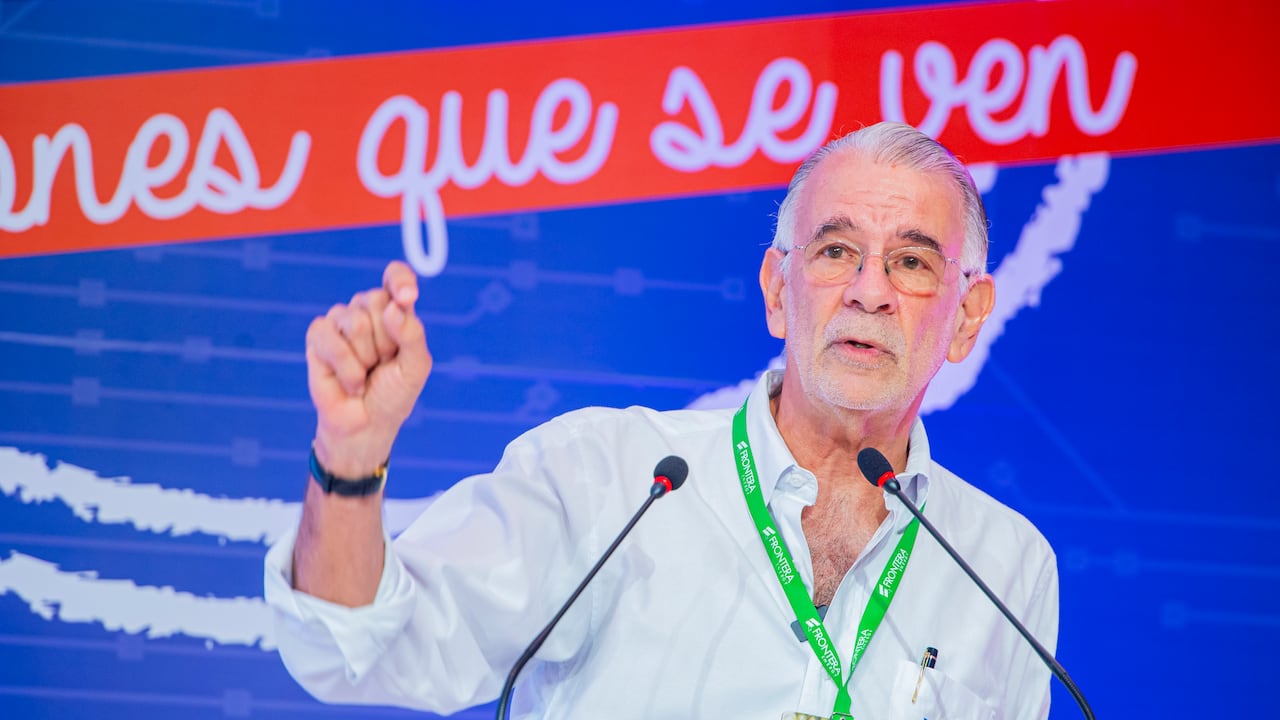 El gobernador del Atlántico, Eduardo Verano, se refirió este miércoles, durante el tercer Gran Foro de la Asociación Colombiana de Petróleo y Gas (ACP), a la problemática que se vive en la Costa.