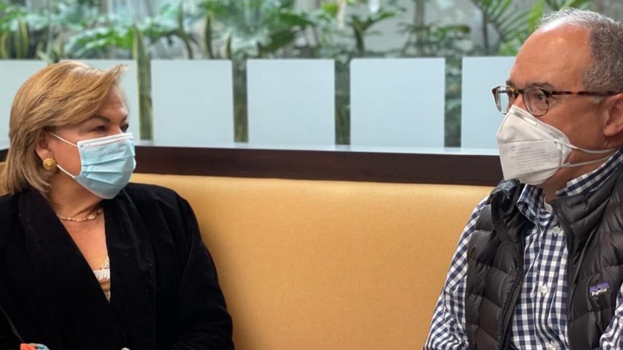 Juan Carlos Echeverry y la senadora Esperanza Andrade Serrano.