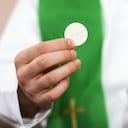 Según sacerdotes del país, la escasez de hostias no se está presentando.