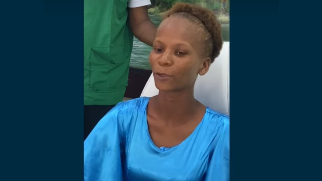 La joven iba a presentar una exposición y fue objeto de burlas