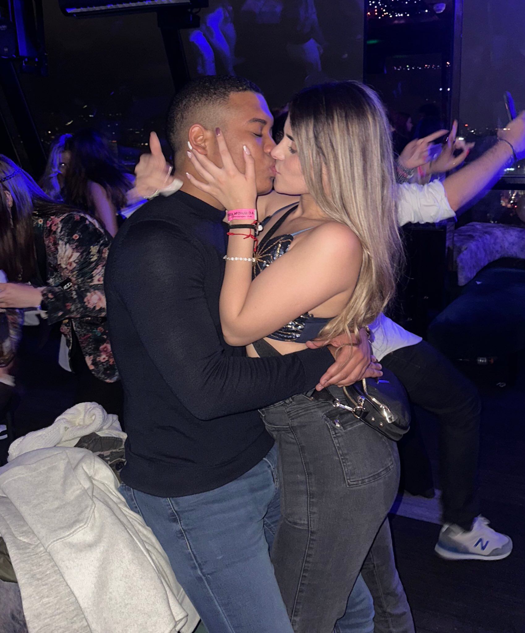 El congresista ha desatado todo tipo de comentarios tras revelar su relación sentimental.