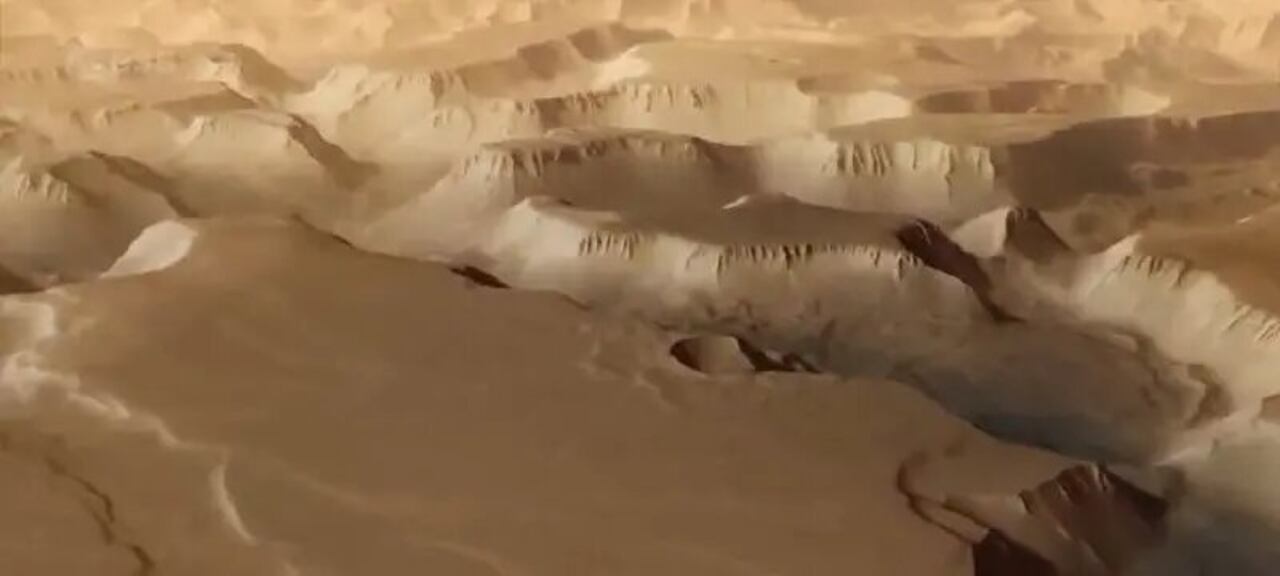 Noctis Labyrinthus (laberinto de la noche en latín) de Marte.