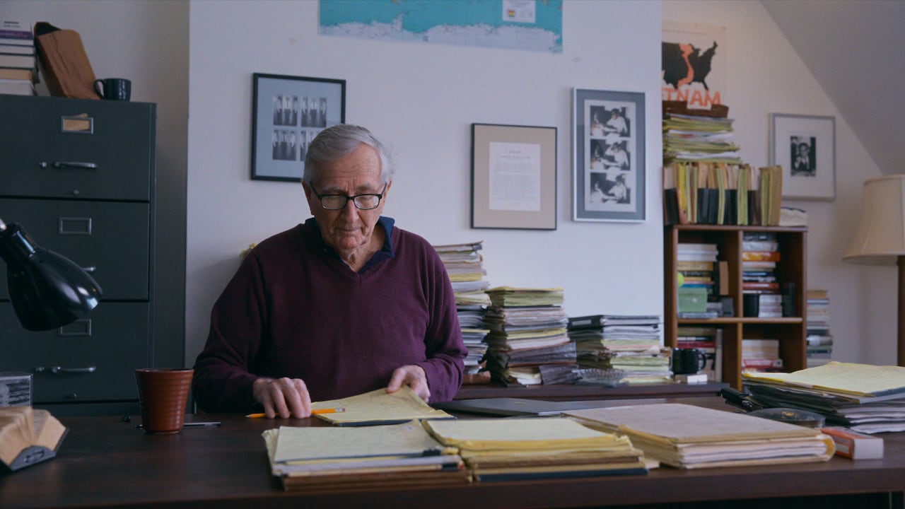 Cover-Up Netflix / Seymour Hersh es una lección viva del periodismo, con todo el dolor que eso acarrea.