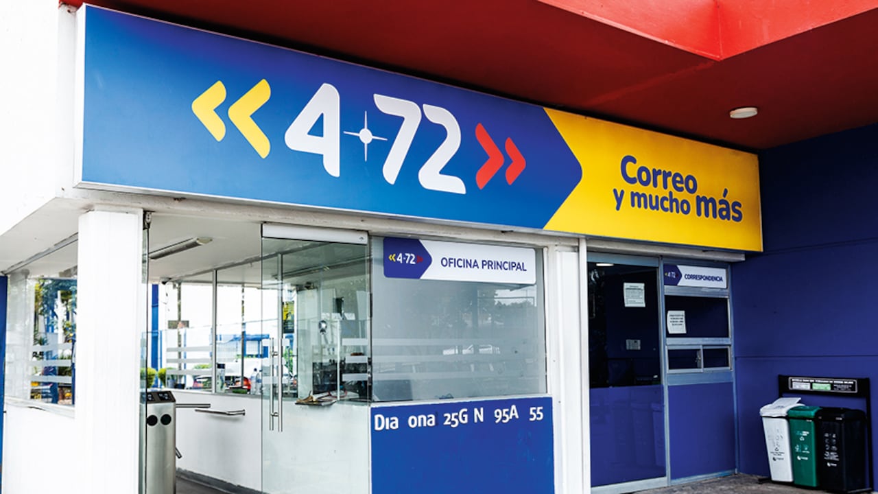 La empresa de servicios postales del Estado, 4/72, atraviesa un proceso de reestructuración que se desencadenó por problemas de caja. Hay despidos y propuestas de reducción salarial a los trabajadores.