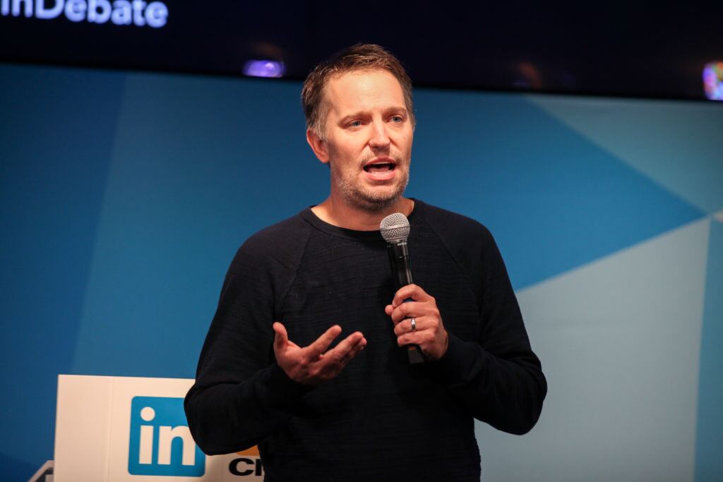El directivo de LinkedIn advirtió que el valor laboral se medirá por la habilidad de aprender, no por la universidad.