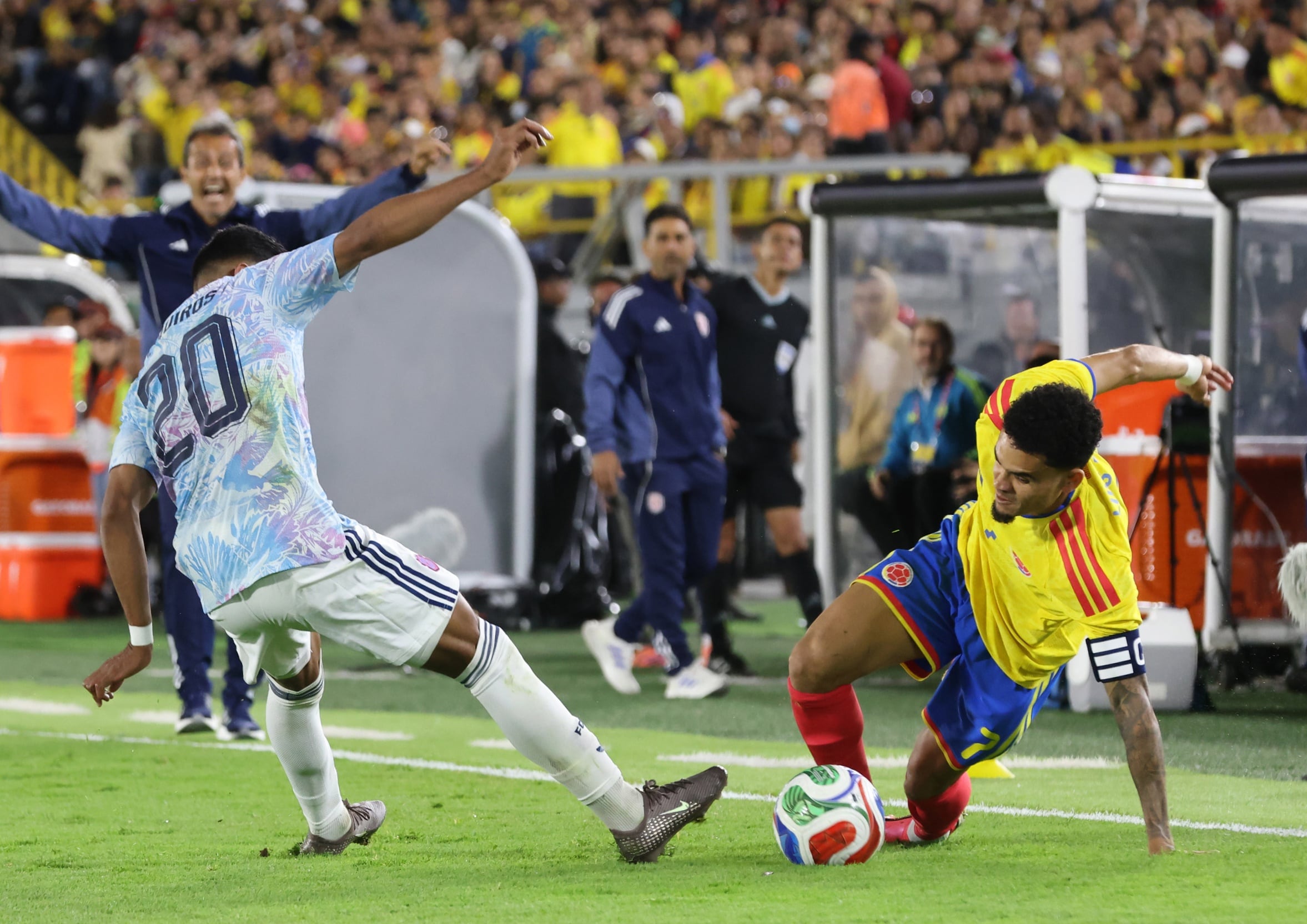 Luis Díaz jugada