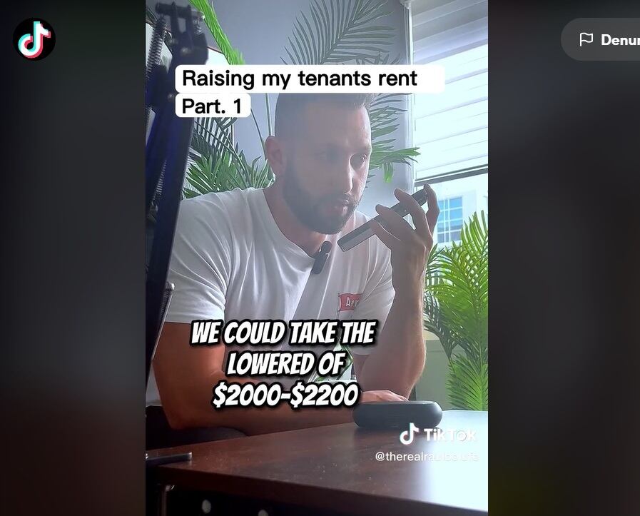 Imágenes de Raúl Bolufe hablando con su inquilina.