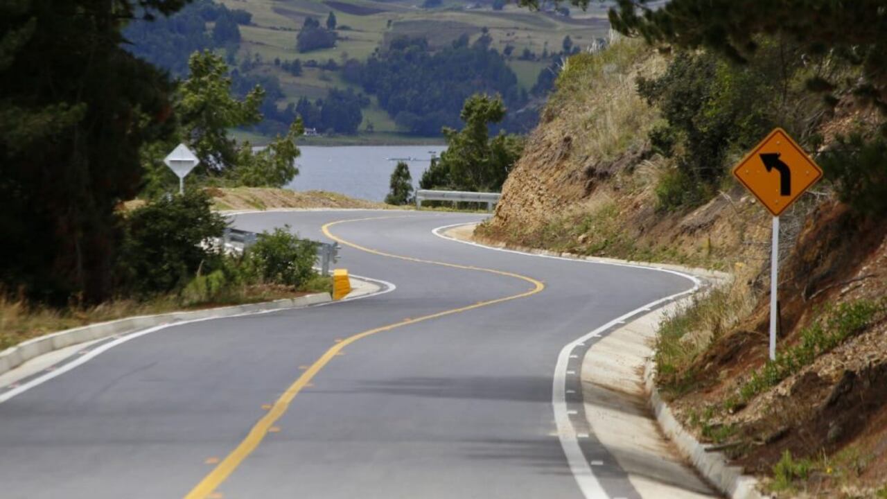 Anillo vial Lago de Tota.Anillo vial Lago de Tota.