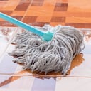 Desmanchar el piso requiere de tiempo y esfuerzo.