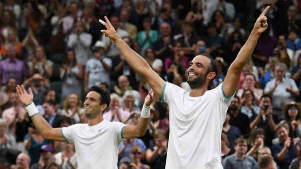 Robert Farah (Izq) y Juan Sebastián Cabal quedaron como la pareja de tenis #1 del mundo. (AFP)