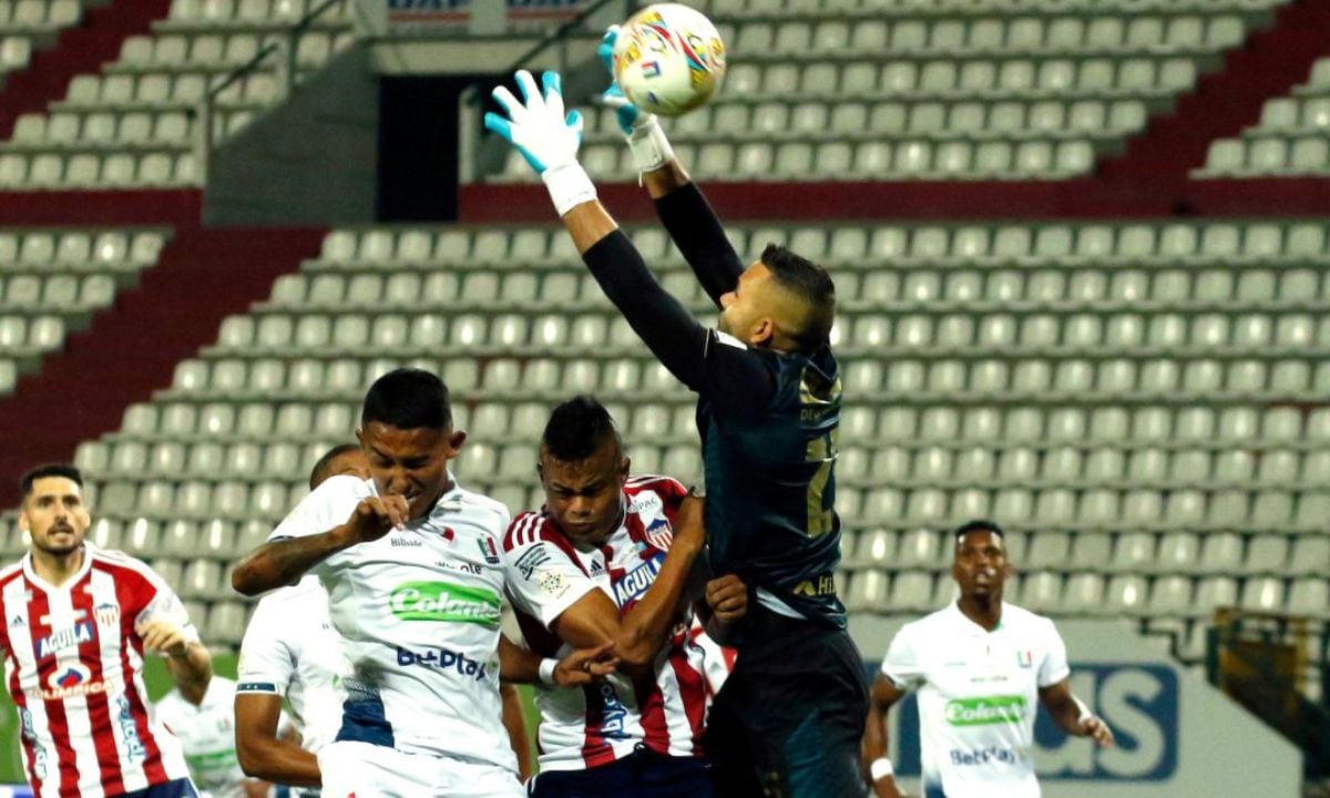 Once Caldas VS Junior.