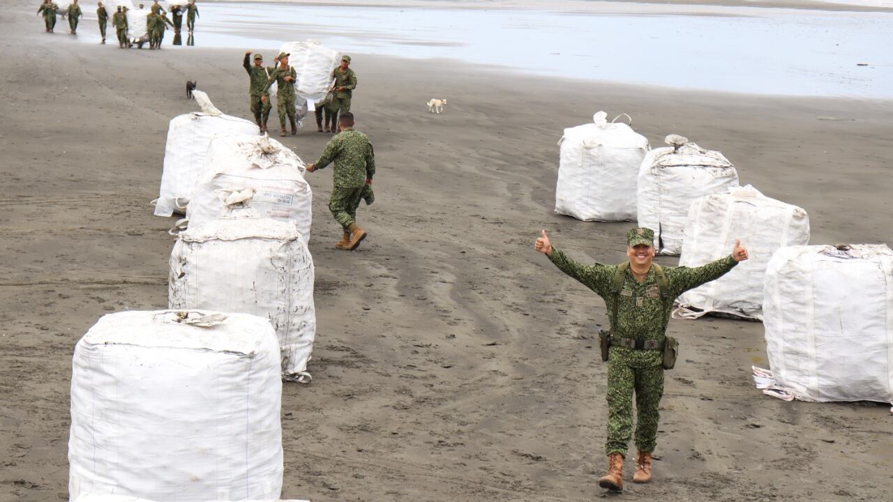 Los residuos fueron llevados en un buque hasta Buenaventura.
