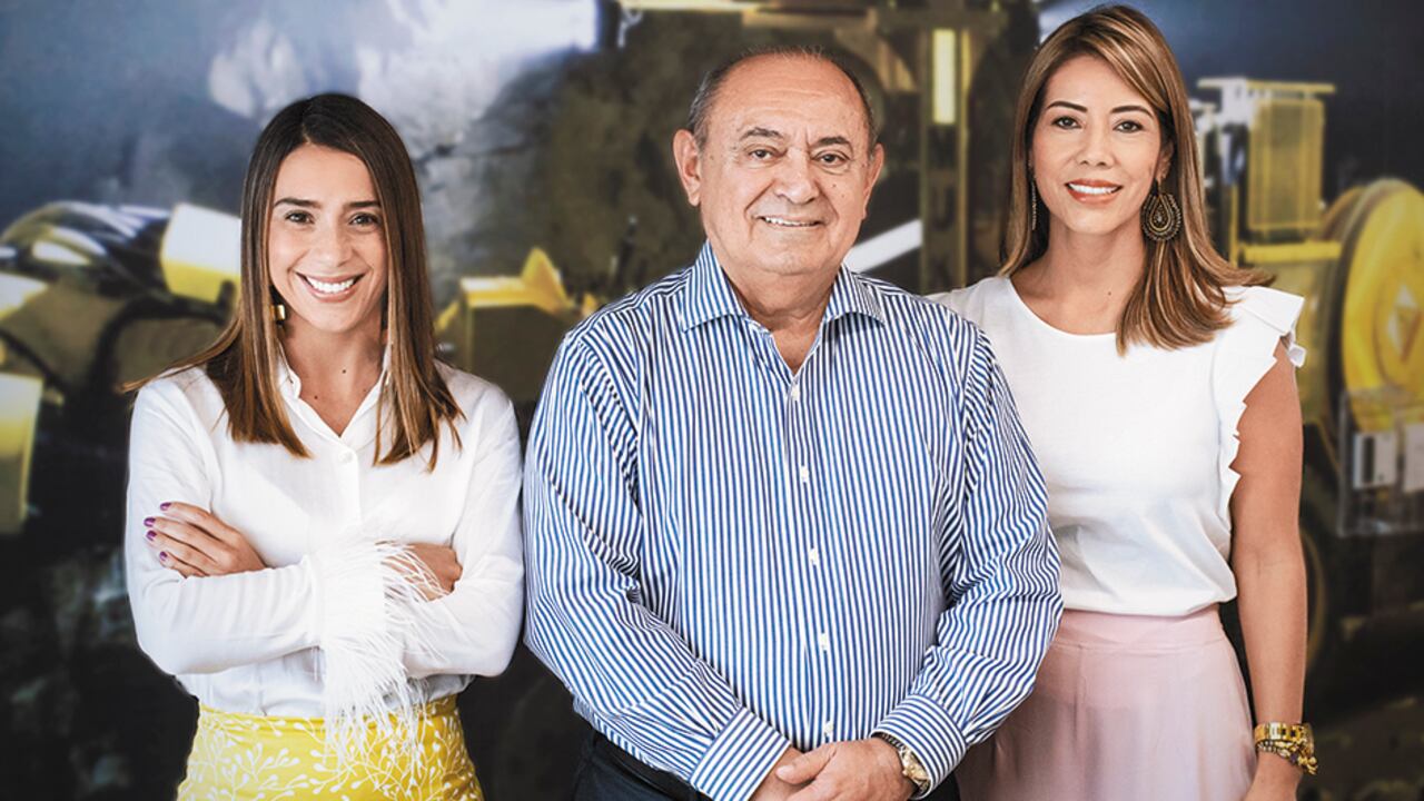 De izquierda a derecha; Juliana Gómez Villegas, gerente administrativa; Lombardo Paredes, CEO de la compañía y Lina Mercedes Rojas Sierra, vicepresidenta de Recursos Humanos.