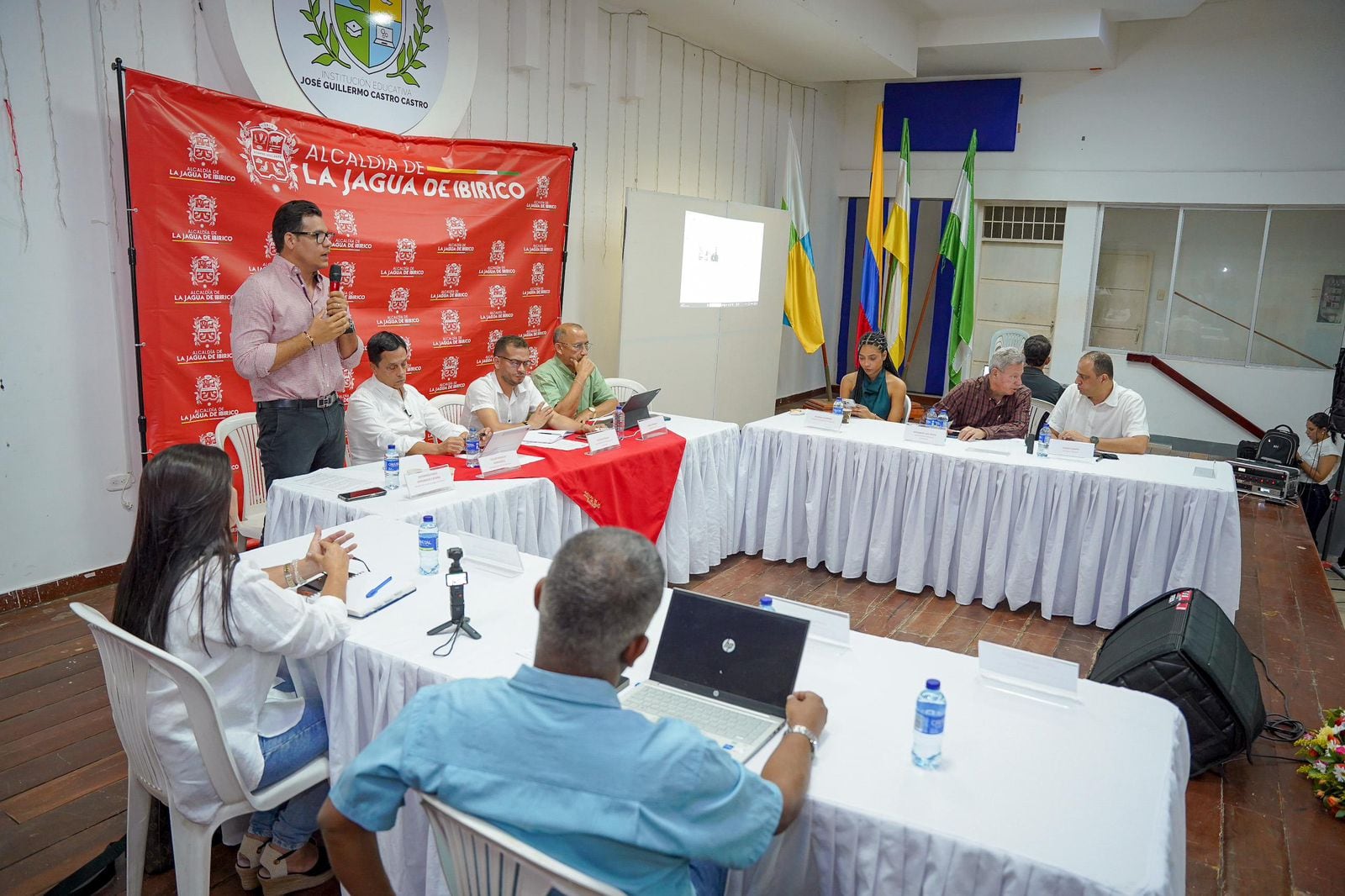 Sesión del consejo superior universitario de la UPC.