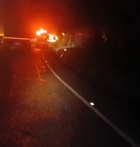 Camiones quemados en vía Buenaventura-Centro del país