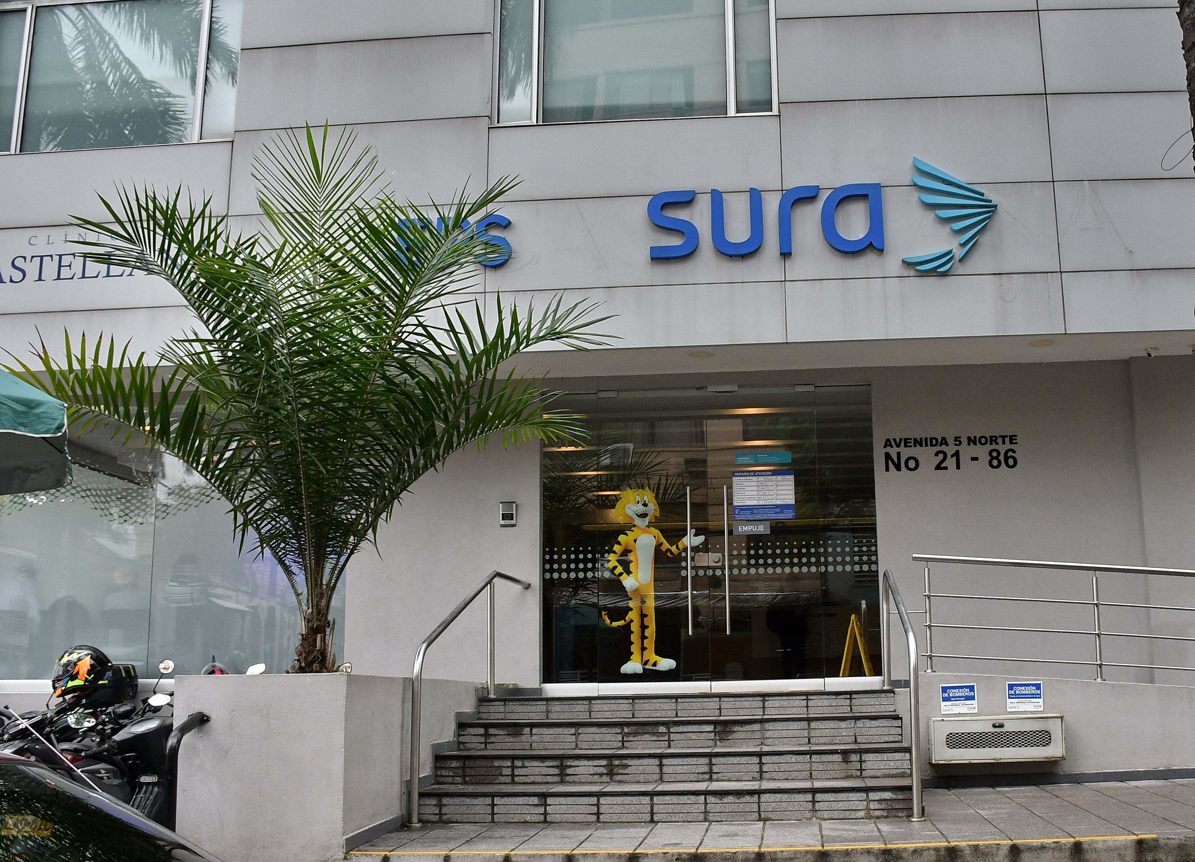 Tres grandes EPS alertan que la atención de pacientes está en riesgo a partir de septiembre
Sura, Sanitas y Compensar piden que el Gobierno de Gustavo Petro tome medidas urgentes para subsanar las dificultades financieras y evitar el colapso del sistema de salud. Fotos Raúl Palacios / El Pais / 22 de Agosto del 2023 Cali.