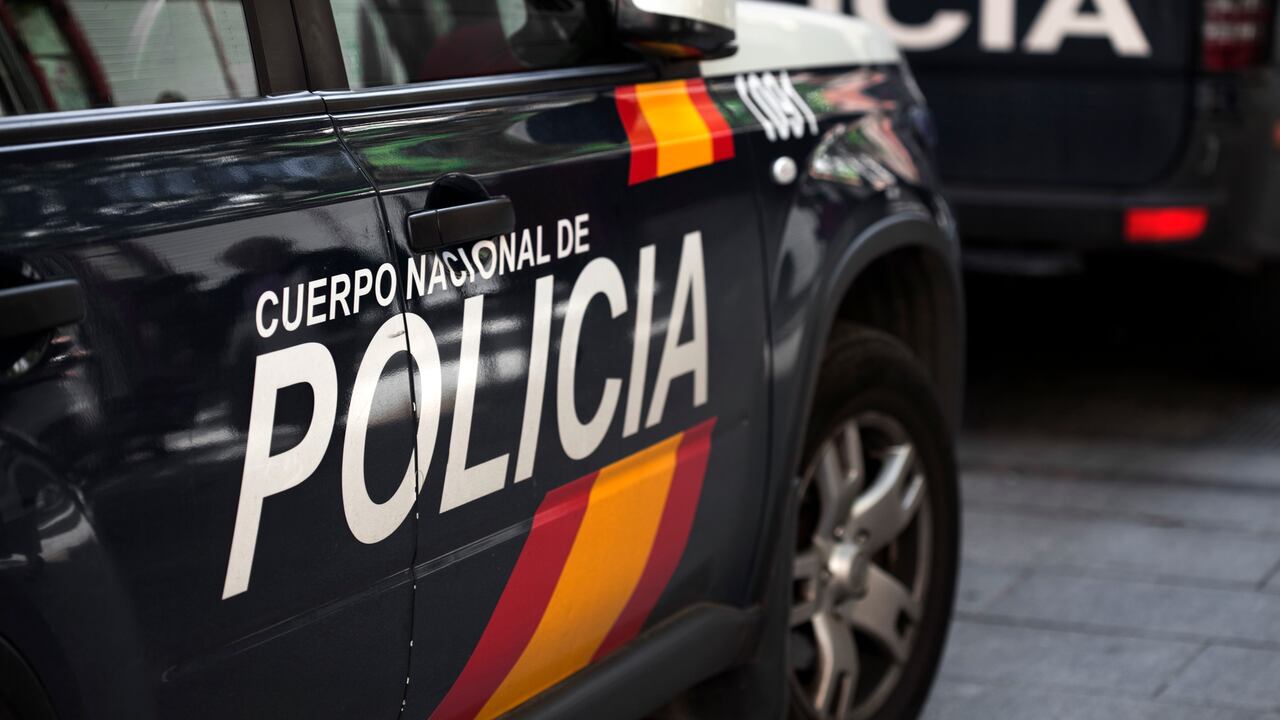 Hasta el momento, se ha confirmado que la Policía se encuentra investigando la escena, y haciendo análisis a los alimentos ingeridos.