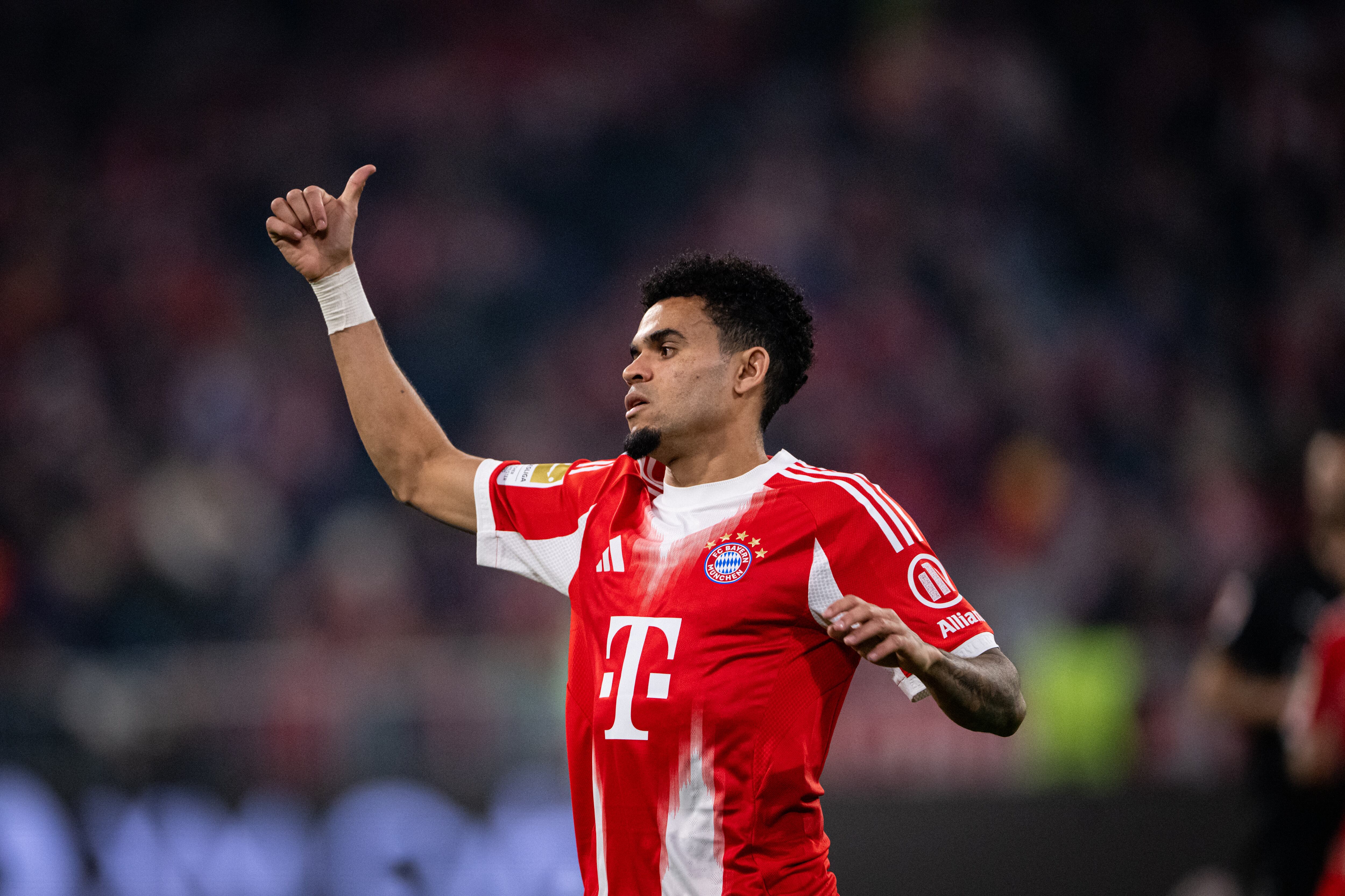 MUNICH, GERMANY - MARCH 06: Luis Diaz of FC Bayern Muenchen gives a thumbs up during the Bundesliga match between FC Bayern München and Borussia Mönchengladbach at Allianz Arena on March 06, 2026 in Munich, Germany. (Photo by S. Mellar/FC Bayern via Getty Images)