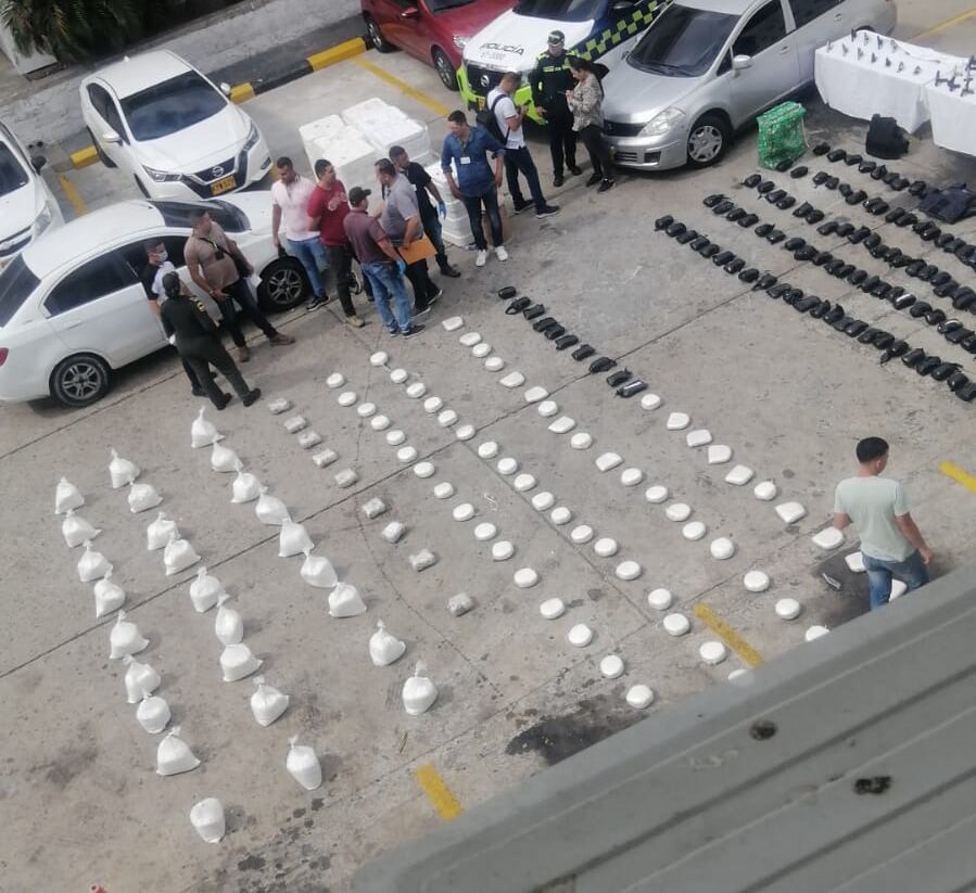 También fueron encontrados chalecos antibalas