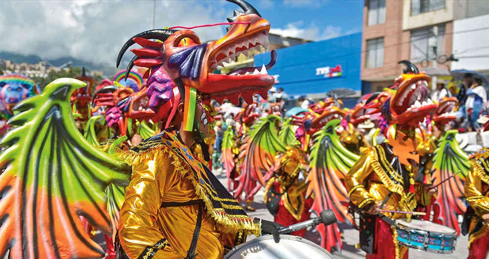 El Carnaval de Negros y Blancos representa el mestizaje de la cultura popular colombiana.