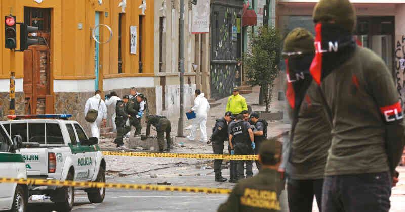 La bomba en el barrio La Macarena dejó 26 policías y 4 civiles heridos. Fue el último de los 30 ataques con explosivos que ha sufrido la capital desde 2015. De acuerdo con las investigaciones han sido perpetrados por milicias del ELN.